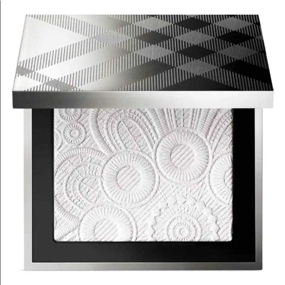 Burberry – Fresh Glow Highlighter - Picture 2 of 12